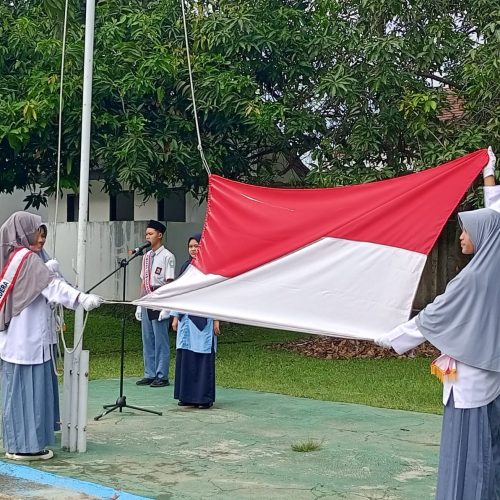 SMK Informatika Al-Irsyad Al-Islamiyyah Gelar Upacara Bendera Bertema “Persiapan SAS”